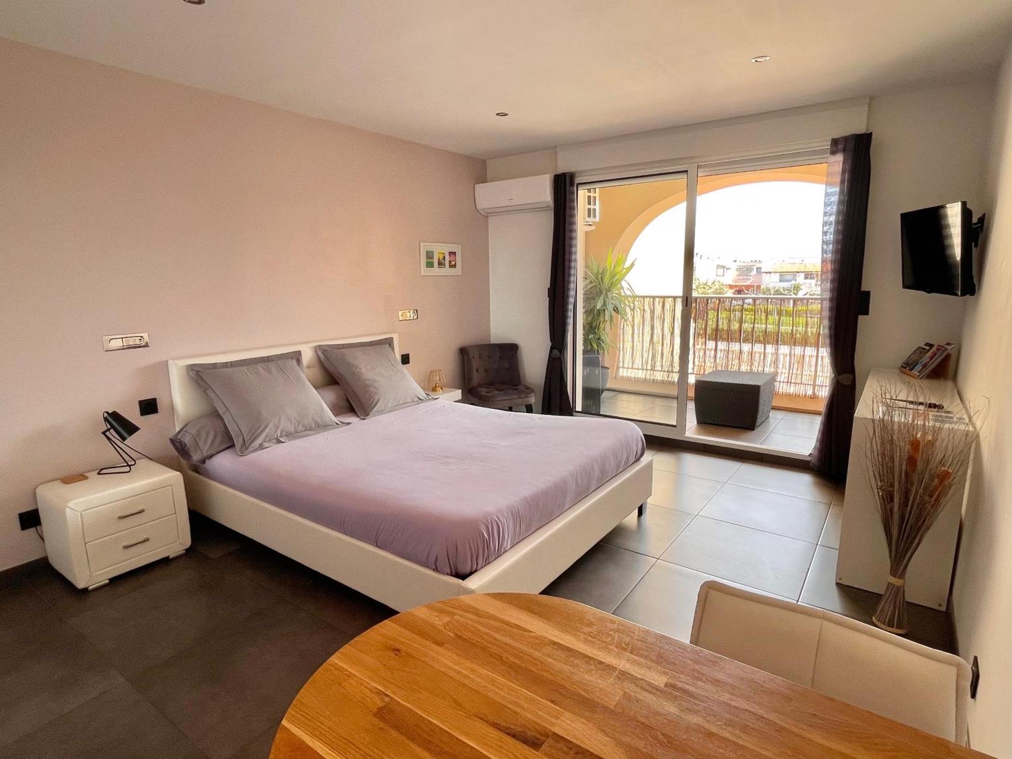 Appartement Le Port Confort Terrasse Clim Hyères