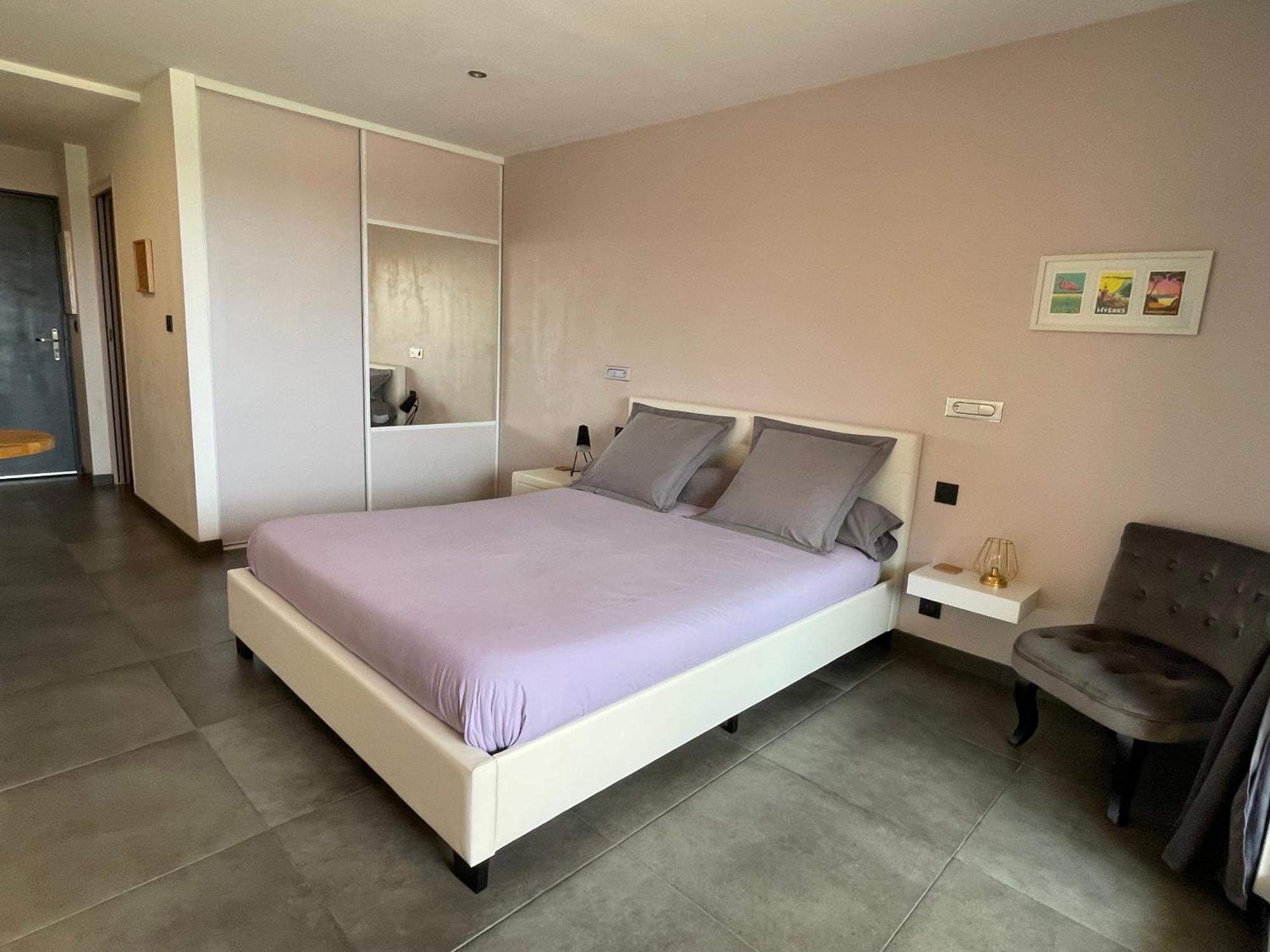 Appartement Le Port Confort Terrasse Clim Hyères